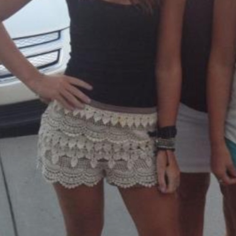 lace cream shorts